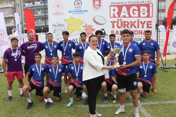 2022/08/ragbi-turkiye-sampiyonu-erkeklerde-ankara-kadinlarda-kastamonu-oldu-06d195605015-2.jpg