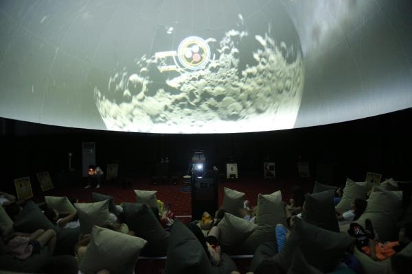 2022/11/sancar-maruflu-bilim-merkezi-uzayin-kapisini-aciyor-d31f4c5ec24b-2.jpg