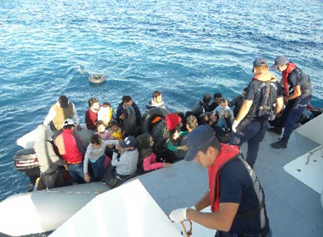İzmir'de 196 kaçak göçmen yakalandı