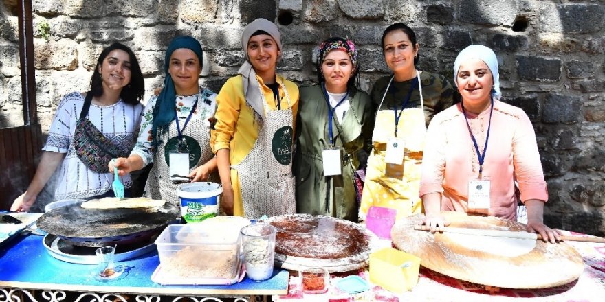 Kadefikale'de stant açan kadınlar kooperatifçilikte birleşti: Hedefleri Türkiye