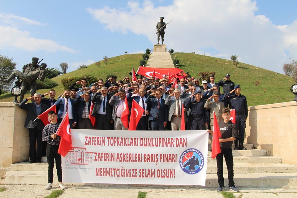 Dumlupınar'dan Barış Pınarı Harekatı'na asker selamı gönderdiler