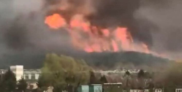 Çin ile Rusya sınırında başlayan orman yangını Rusya'ya yayıldı.