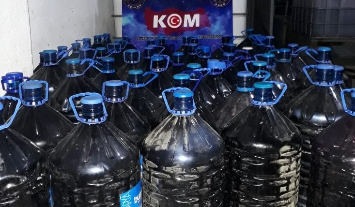 Çanakkale'de 4 bin 100 litre kaçak şarap ele geçirildi