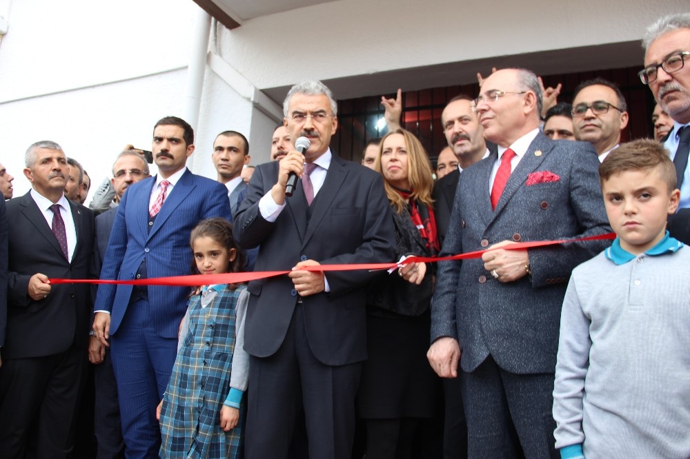 Ülkücü genç Fırat Yılmaz Çakıroğlu'nun adı artık okulda yaşayacak