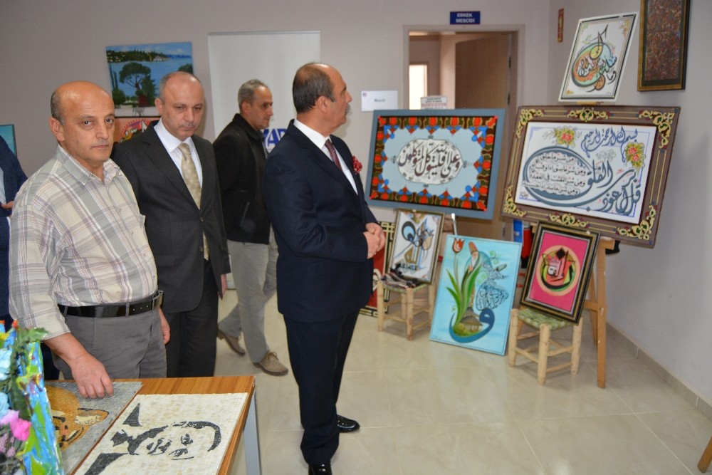Türk ve Suriyeli ressamlar "Sınırda Sanat" temalı sergide buluştu