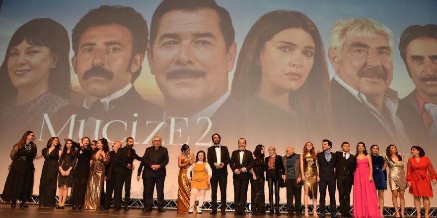 'Mucize 2: Aşk' filmine İzmir'de özel gösterim
