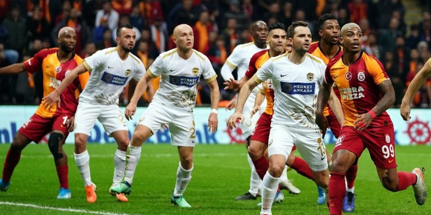 Galatasaray, lig sonuncusundan 3 dakikada 2 gol yedi