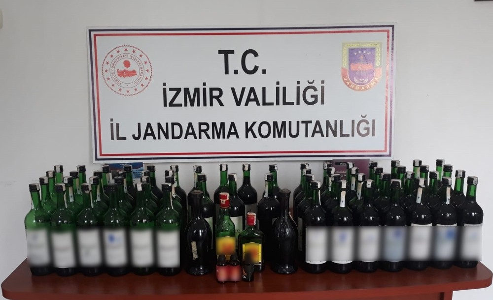 İzmir'in turistik mahallesinde kaçak içki operasyonu