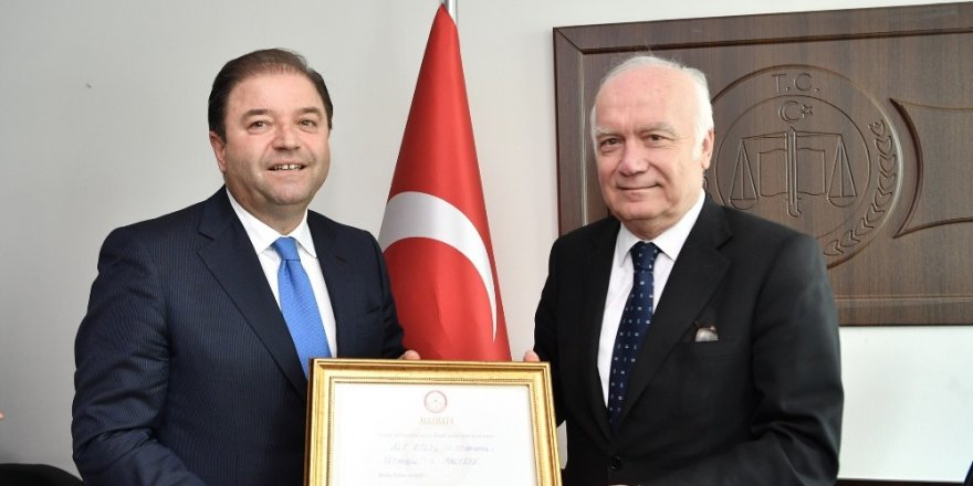 Ali Kılıç'ta mazbatasını aldı