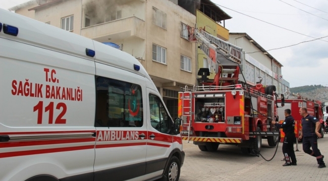 Manisa'da ev yangını: 1 ölü