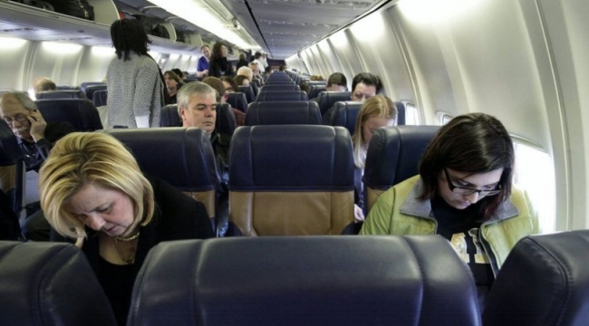 Uçaklarda neden sosyal mesafe yok: O soruya cevap geldi