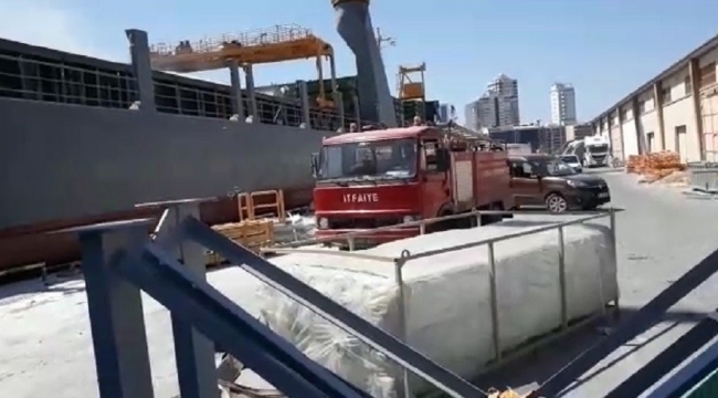 İzmir Limanı'nda yangın paniği