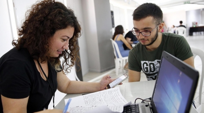 Konak'ta üniversite adaylarına ücretsiz hizmet