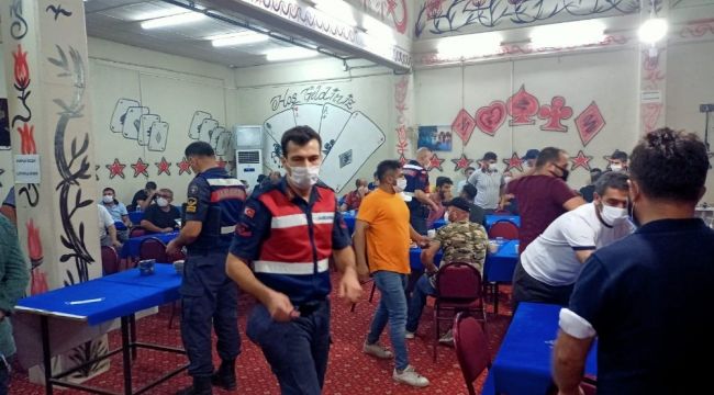 İzmir'de jandarmadan kumar operasyonu: 119 kişiye ceza yağdı