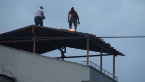 20 metrede maskeyi çıkarmadılar ama iş güvenliğini hiçe saydılar