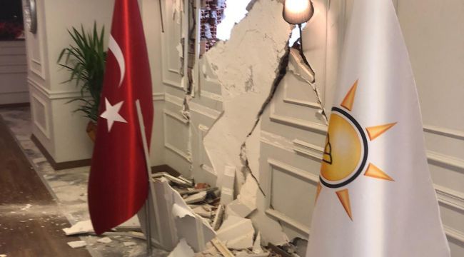 AK Parti il binası hasar gördü