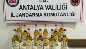 Antalya'da 11 şişe kaçak viski ele geçirildi