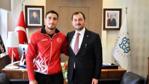 Avrupa 3'üncüsü Muhammet, Macaristan yolcusu