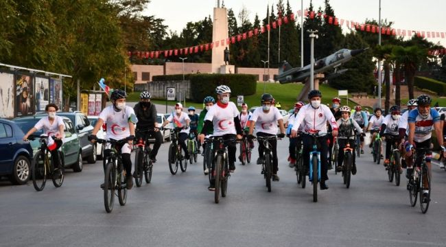 Balıkesir'de "Cumhuriyet Bisiklet Turu" düzenlendi