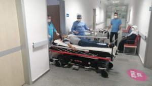 Barışmaya gelen boşandığı kocasını tüfekle vurdu