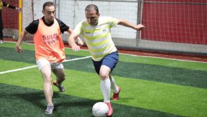 Başkan Kibar, halı sahada yıldızlaştı