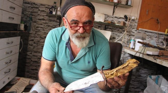 Bıçaklar ve savaş aletleri sanat eserine dönüşüyor