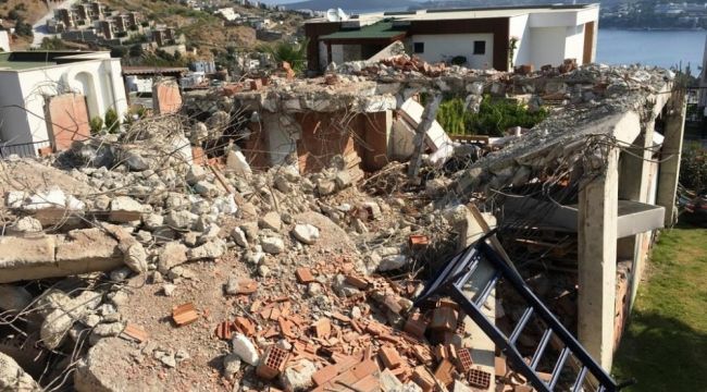 Bodrum'da 380 kaçak yapı yıkıldı