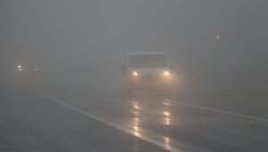 Bolu Dağı'nda yoğun sis ve yağmur etkili oluyor
