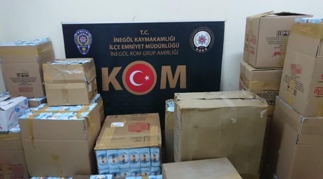 Bursa'da kaçak maske üretim fabrikasına baskın