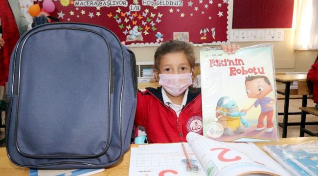 Çankaya'dan köy çocuklarına kırtasiye desteği