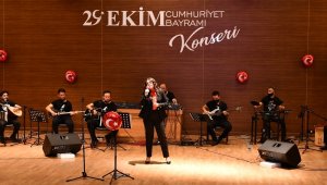 Cumhuriyet konserini KARDEMİR işçileri verdi