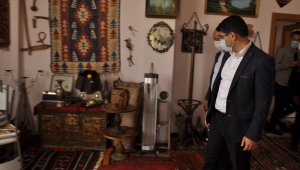 Dedelerinden kalan eşyaları müze kurdular