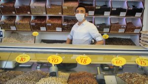 Dolardaki artış kuruyemişçileri vurdu