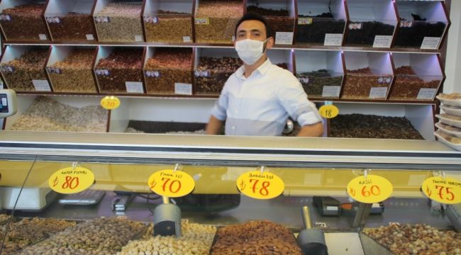 Dolardaki artış kuruyemişçileri vurdu