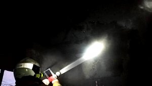 Edremit'te madde bağımlıları evi yaktı