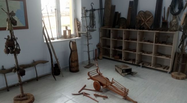 Eşinin vasiyetini yerine getirerek köye müze kurdu