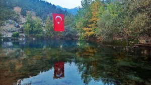 Gizemli göle yoğun ilgi