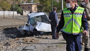 Hemzemin geçitte can pazarı: 2 ölü, 1 yaralı