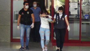 İç çamaşırında uyuşturucu ve hassas teraziyle yakalandı