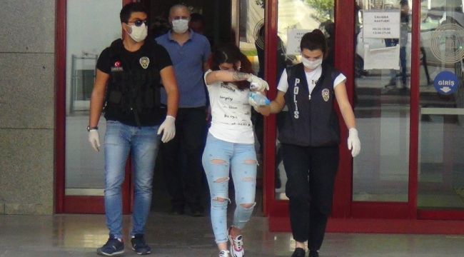 İç çamaşırında uyuşturucu ve hassas teraziyle yakalandı