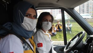 Kadın ambulans şoför adaylarına zorlu eğitim