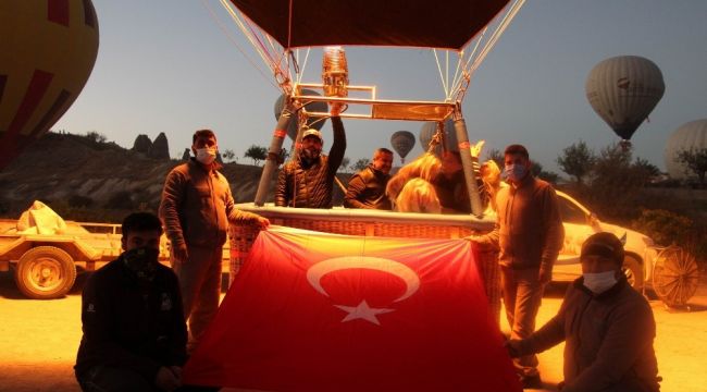 Kapadokya'da gökyüzünde bayram coşkusu