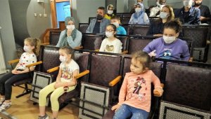 Karagöz ve Hacivat'ın pandemi esareti sona erdi