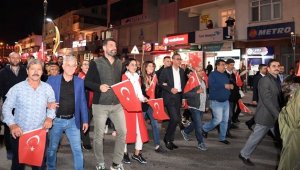 Kartepe'de Cumhuriyet Bayramı'na özel fener alayı