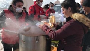 Kızılay İzmir'e 25 bin kişilik mobil mutfak gönderdi