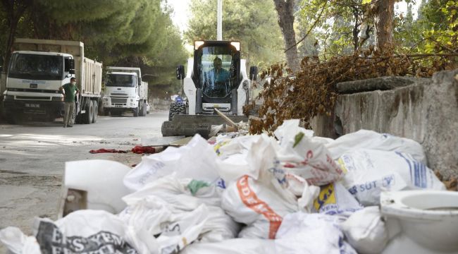 Konak'ta 7/24 molozla mücadele