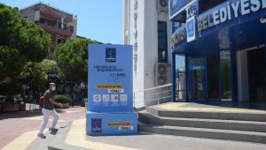 Kuşadası Belediyesi'nin 8 çalışanı karantinaya alındı