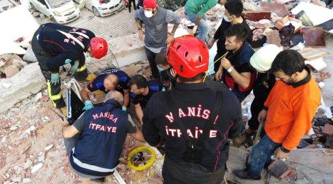 Manisa ekipleri deprem bölgesinde