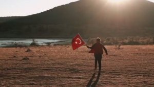 Metin Şentürk'lü 29 Ekim klibine beğeni yağıyor