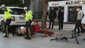 Motosiklet sürücüsü önüne ne çıktıysa çarptı